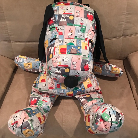 Lesportsac Handbags - Lesportsac Snoopy backpack